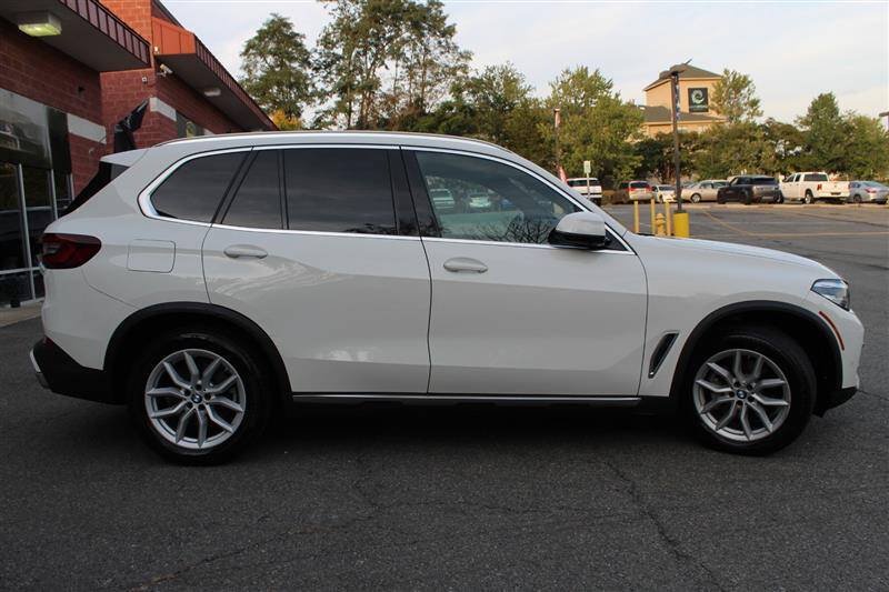 Used 2023 BMW X5 xDrive40i w/ Premium Package AWD/4WD image 6