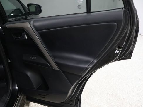 Used 2016 Toyota RAV4 XLE image 21