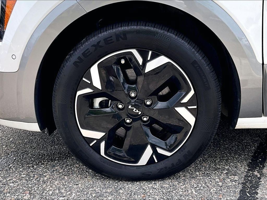 Used 2023 Kia Niro Wave FWD image 7
