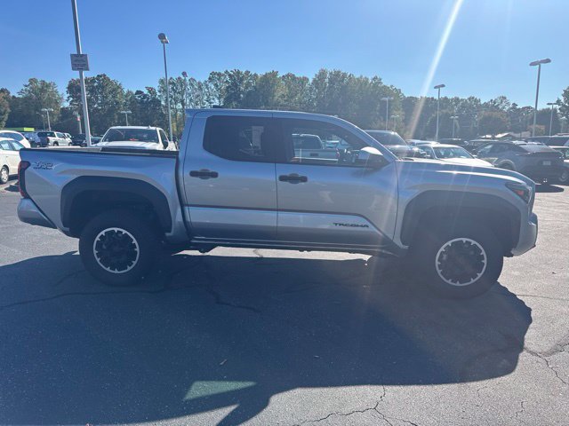 Used 2026 Toyota Tacoma TRD Off-Road AWD/4WD image 2