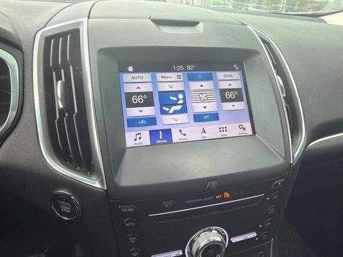 Used 2019 Ford Edge Titanium w/ Equipment Group 301A AWD/4WD image 29