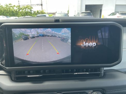 Certified 2025 Jeep Wrangler Unlimited Sahara AWD/4WD image 51