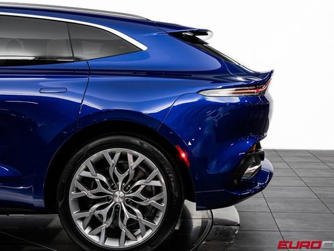 Used 2022 Aston Martin DBX image 14