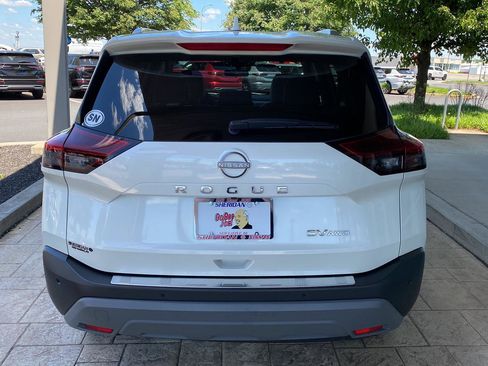 Certified 2023 Nissan Rogue SV w/ SV Premium B Package AWD/4WD image 6