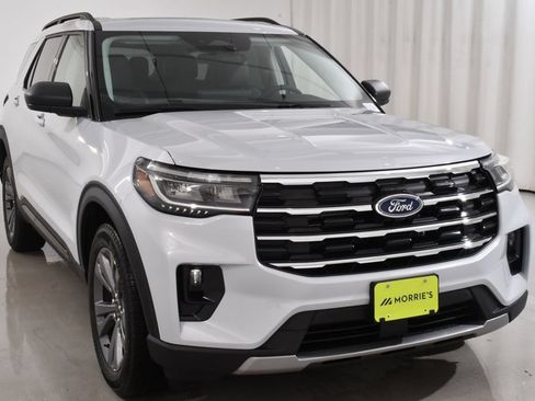 New 2026 Ford Explorer Active w/ Active Comfort Package AWD/4WD image 4