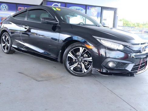 Used 2016 Honda Civic Touring image 3
