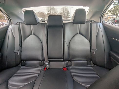 Used 2023 Toyota Camry SE image 19