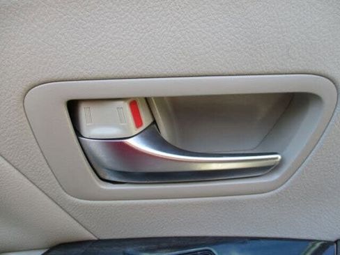 Used 2018 Toyota Sienna XLE image 14