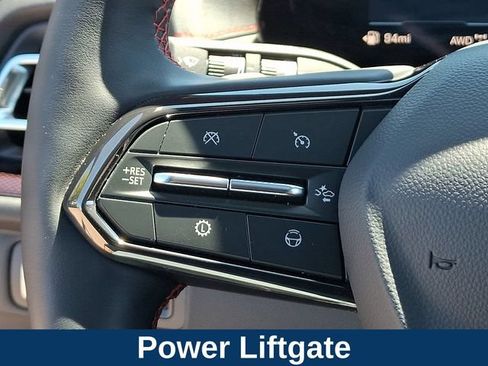 Used 2026 Chevrolet Traverse RS w/ LPO, Floor Liner Package AWD/4WD image 7