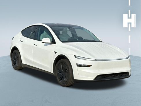 Used 2026 Tesla Model Y Long Range AWD/4WD image 1