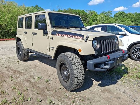 Used 2017 Jeep Wrangler Unlimited Rubicon AWD/4WD image 3