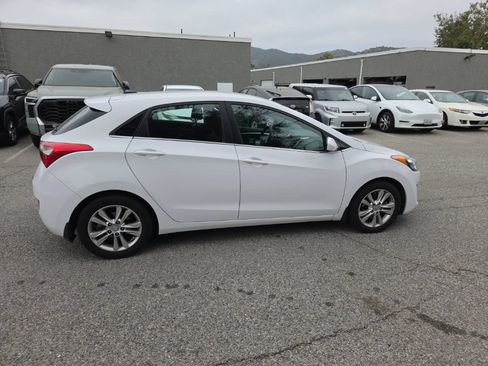 Used 2015 Hyundai Elantra GT FWD image 6