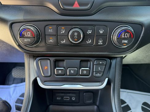 Certified 2019 GMC Terrain Denali w/ Advanced Safety Package AWD/4WD image 26