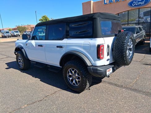 Used 2024 Ford Bronco Badlands AWD/4WD image 3