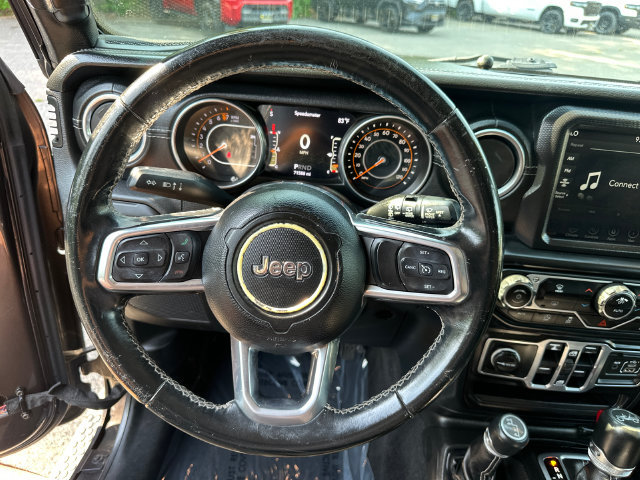 Used 2018 Jeep Wrangler Unlimited Sahara AWD/4WD image 31