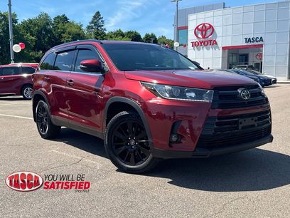 Used 2019 Toyota Highlander SE