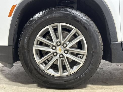 Used 2023 Chevrolet Traverse LT w/ LPO, Cargo Package AWD/4WD image 27