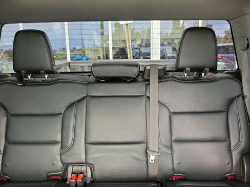 Used 2023 Chevrolet Silverado 1500 RST image 16