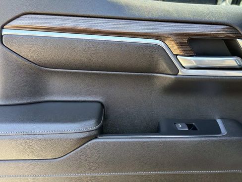 Used 2023 Chevrolet Silverado 1500 LT AWD/4WD image 19