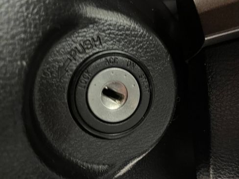 Used 2018 Toyota Tundra SR5 AWD/4WD image 34