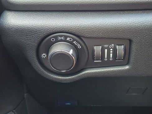 New 2026 Chrysler Voyager LX FWD image 17