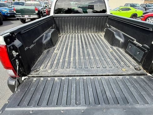 Used 2019 Toyota Tacoma SR RWD image 15