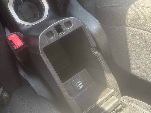 Used 2017 Jeep Renegade Latitude image 21