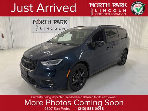 Used 2023 Chrysler Pacifica Touring-L w/ S Appearance Package image 1