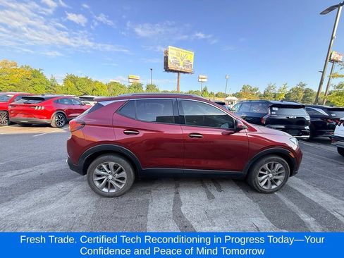 Used 2022 Buick Encore GX Essence w/ Advanced Technology Package FWD image 5