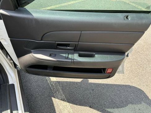 Used 2010 Ford Crown Victoria Police Interceptor image 13