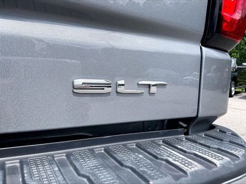 Used 2025 GMC Sierra 1500 SLT AWD/4WD image 27