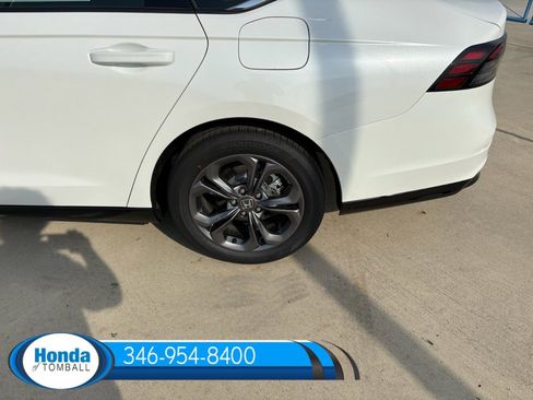 New 2026 Honda Accord Hybrid EX-L image 17