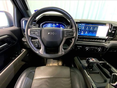 Used 2022 Chevrolet Silverado 1500 ZR2 w/ Technology Package image 14