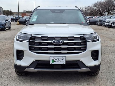 New 2026 Ford Explorer Active RWD image 2