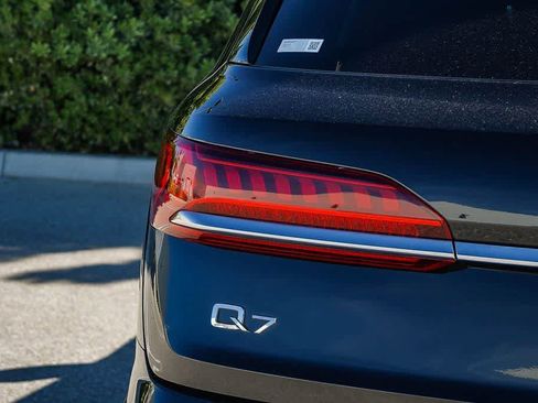 Used 2024 Audi Q7 Premium Plus image 7