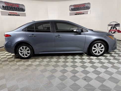 Used 2025 Toyota Corolla LE image 2