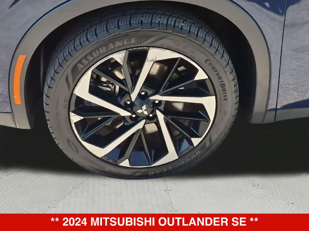Used 2024 Mitsubishi Outlander SE AWD/4WD image 12