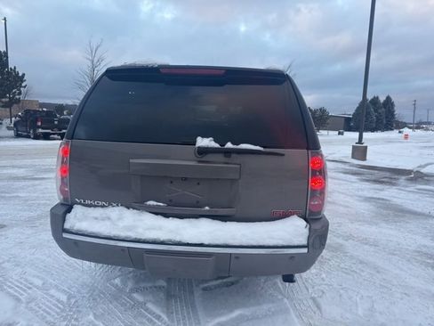 Used 2013 GMC Yukon XL Denali image 23