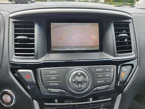 Used 2013 Nissan Pathfinder SV w/ Cargo Pkg FWD image 10