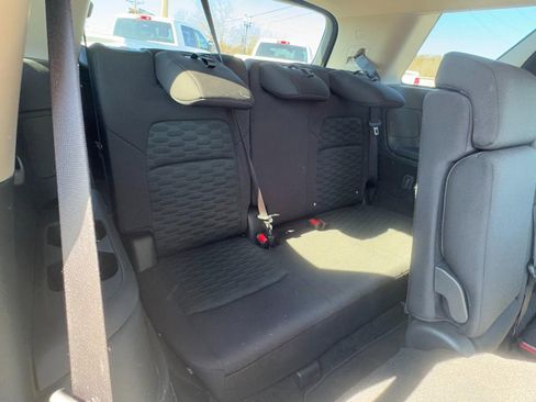 Used 2025 Nissan Pathfinder SV image 12