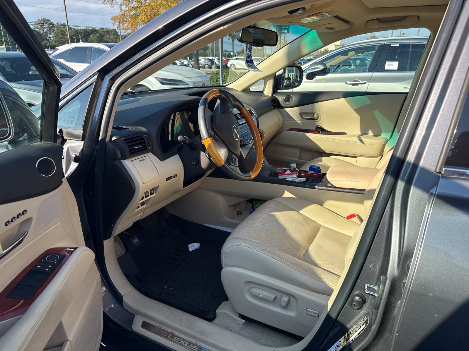 Used 2012 Lexus RX 350 FWD w/ Premium Pkg image 2