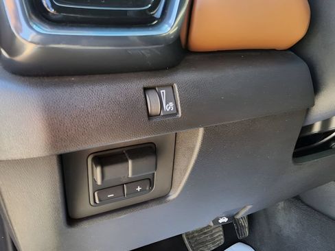 Used 2023 GMC Canyon AT4 w/ AT4 Premium Package AWD/4WD image 19