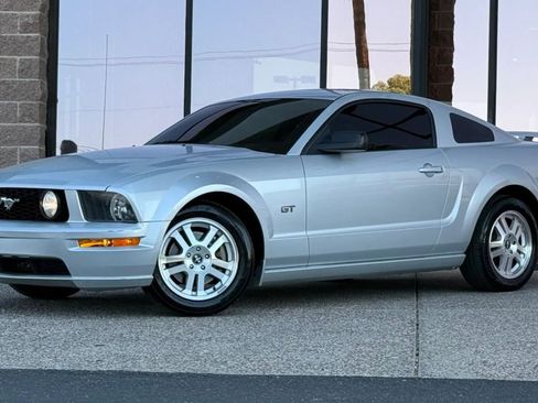 Used 2008 Ford Mustang GT Premium RWD image 3
