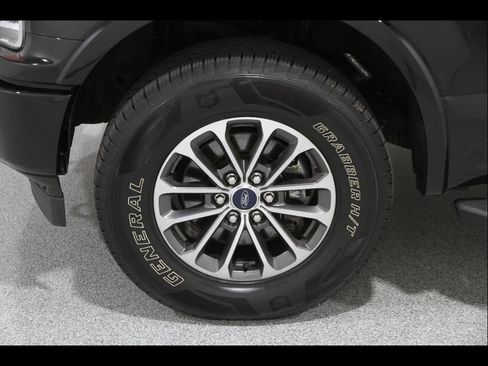 Used 2019 Ford F150 XLT w/ Equipment Group 302A Luxury AWD/4WD image 26