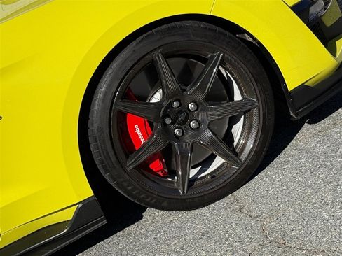 Used 2021 Ford Mustang Shelby GT500 w/ Carbon Fiber Track Pack image 41
