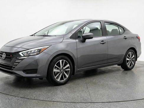 Used 2025 Nissan Versa SV FWD image 3