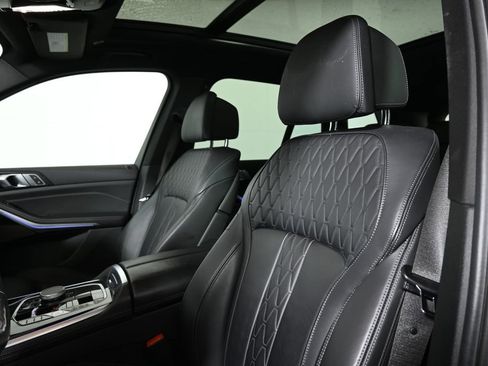 Used 2024 BMW X5 xDrive40i w/ M Sport Package image 4