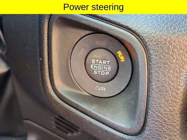 Used 2024 Jeep Wrangler Unlimited w/ Convenience Group AWD/4WD image 18