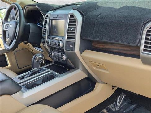 Used 2015 Ford F150 Lariat w/ Equipment Group 502A Luxury AWD/4WD image 20
