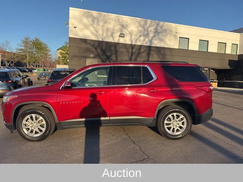 Used 2020 Chevrolet Traverse LT image 8